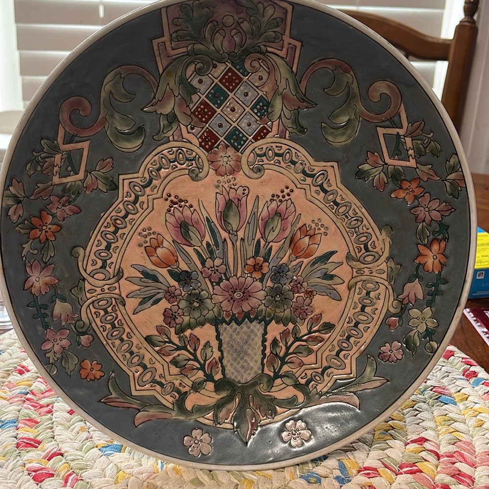 Vtg Porcelain Chinese plate  Hand-painted In Macau Embossed 10" Tulip Bouquet